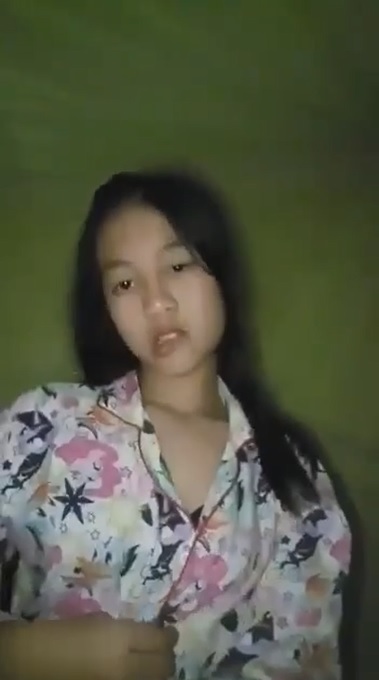 Bokep Indo Naurah SMA Memek Tembem Lagi Sange