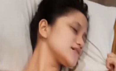 Bokep Indo Cewek Seorang Perawat Merem Melek Pas di Ewe Keenakan